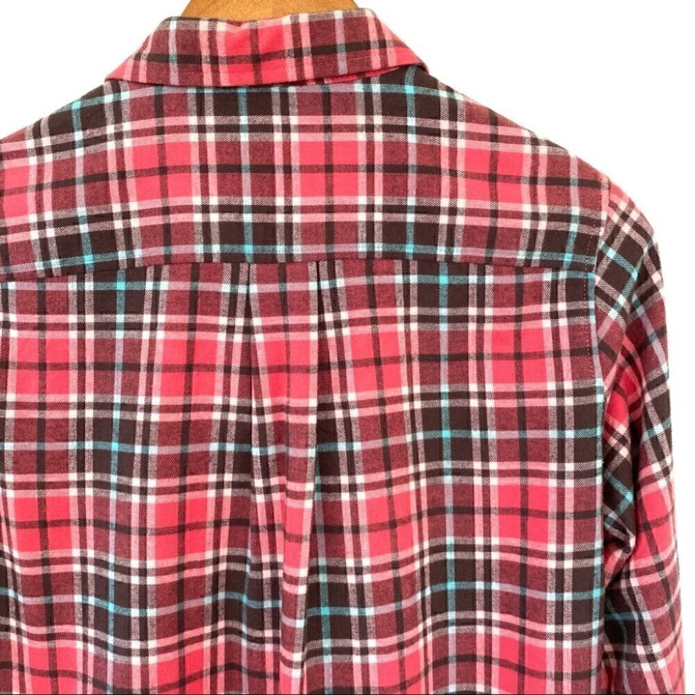 Cabela’s 💯 cotton flannel button down shirt in plaid, camping shirt - Picture 6 of 11